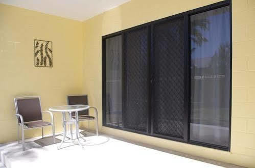 Sky View Units Bowen Aparthotel Exterior photo